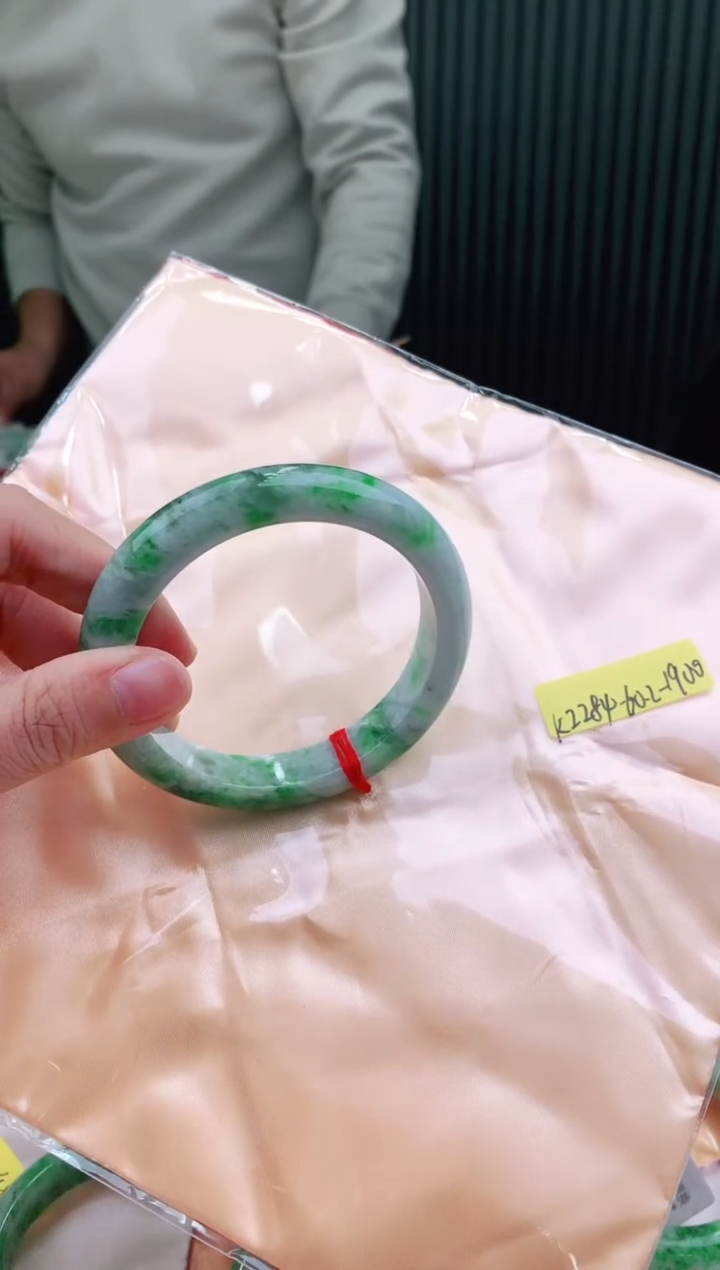 未镶嵌手镯翡翠60