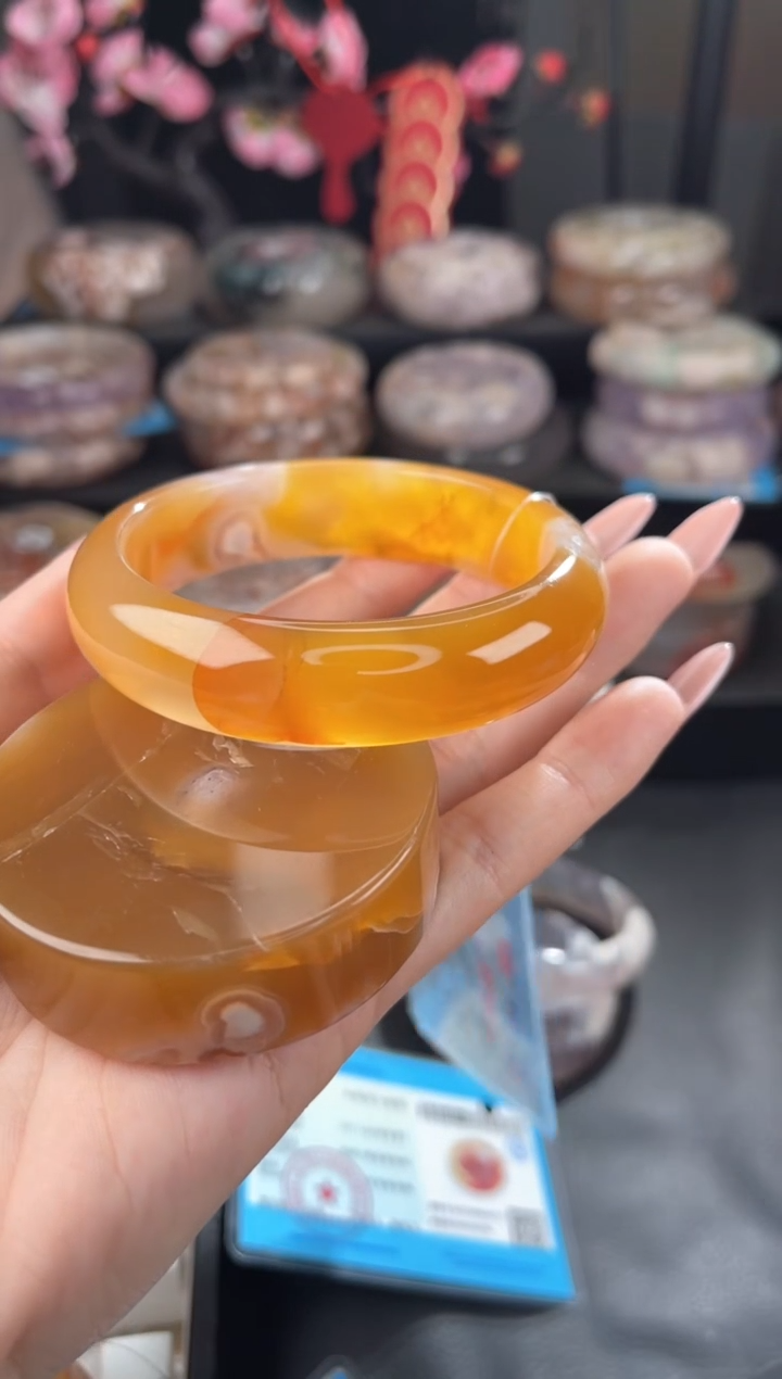 【闪购商品】石英质玉手镯未镶嵌59