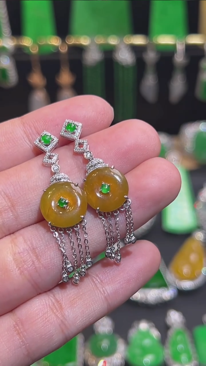 18K金镶嵌挂件翡翠耳坠