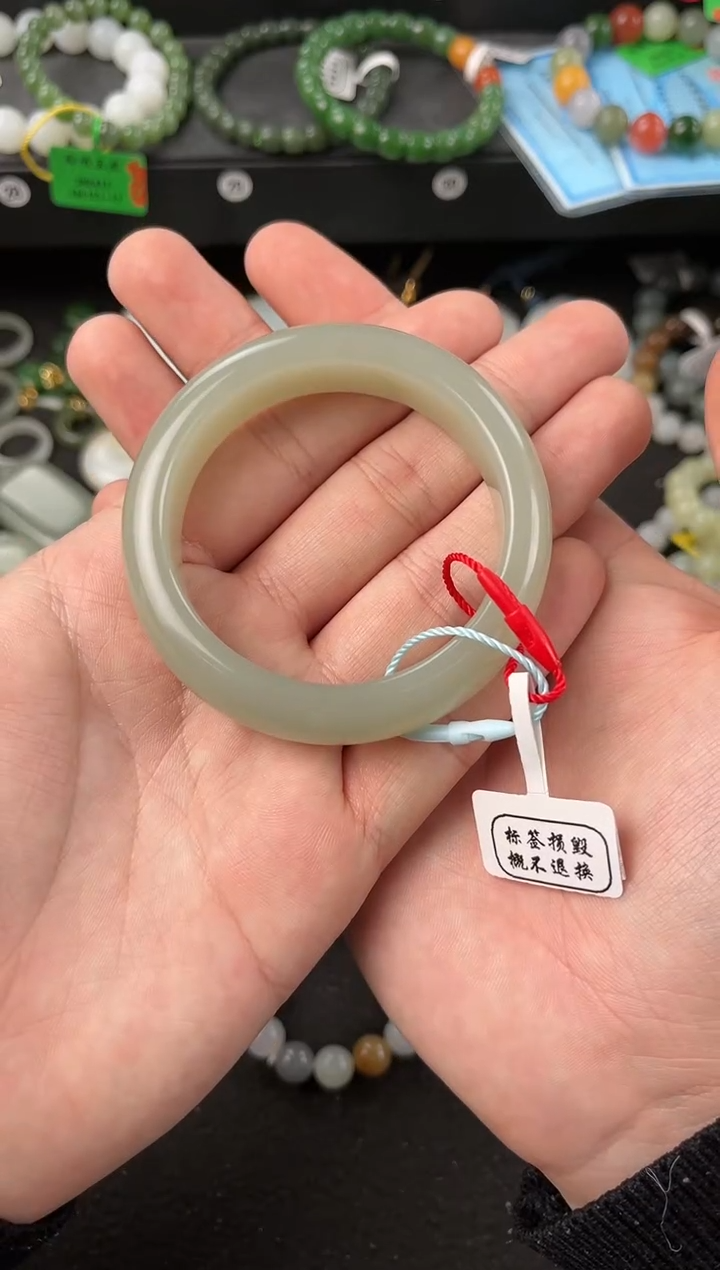 【闪购商品】和田玉手镯未镶嵌且末青白手镯52.7微色差