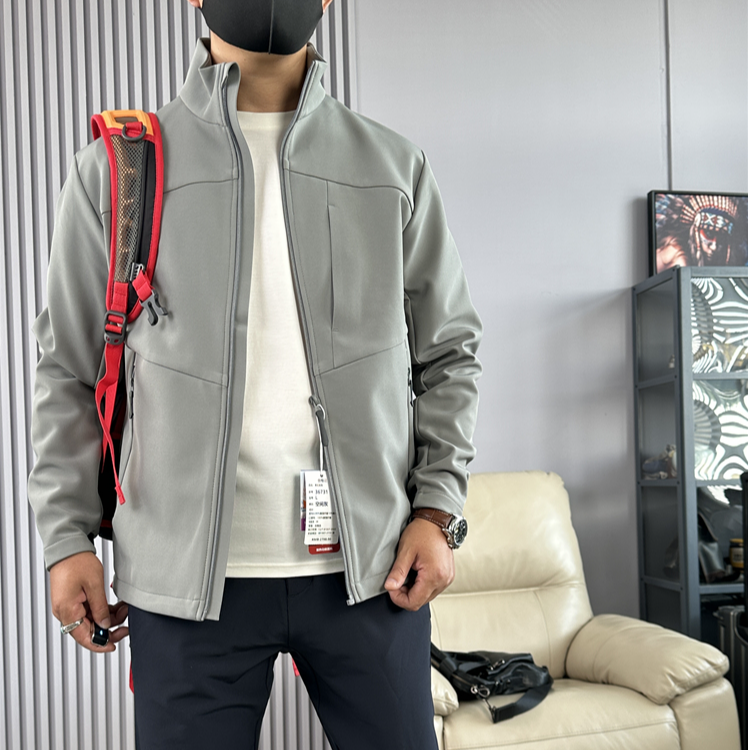 6731新款户外休闲运动风衣夹克男士商务通勤软壳防水登山旅行