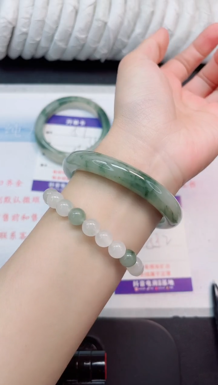 【闪购商品】石英质玉手镯未镶嵌52#58.2