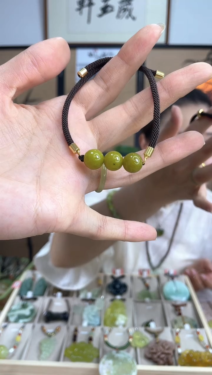 【闪购商品】岫玉手链未镶嵌多样性发货其中发一