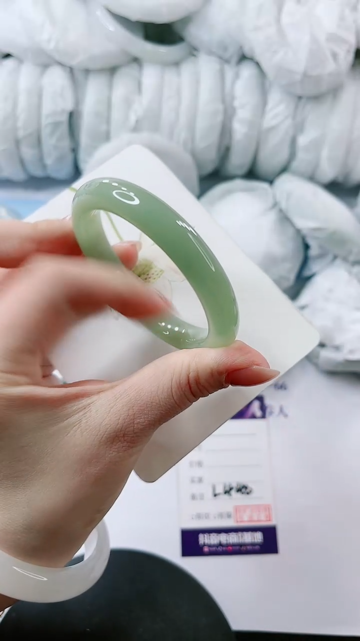 【闪购商品】石英质玉手镯未镶嵌多样性发货L440