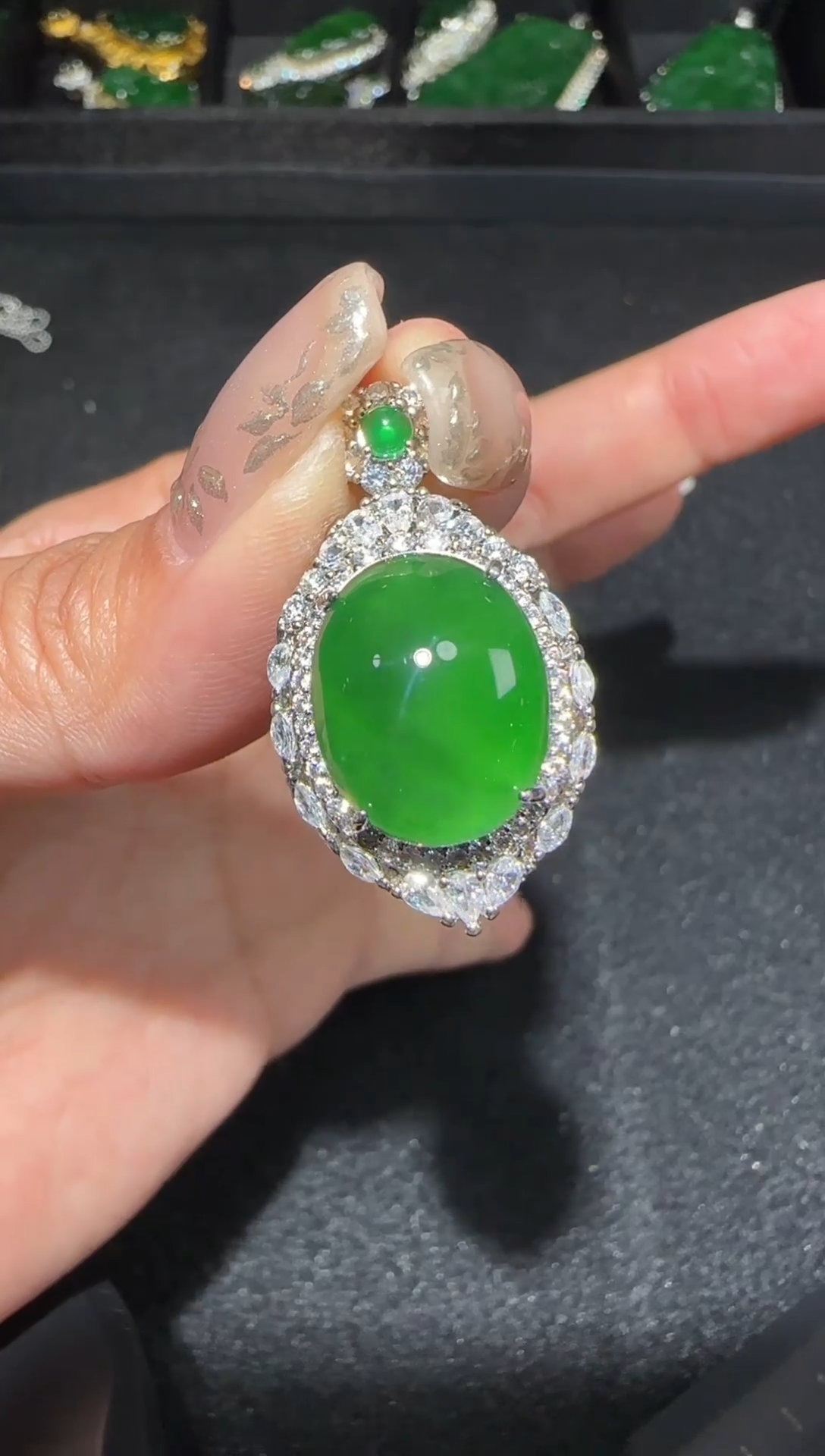 【闪购商品】翡翠吊坠(赠链)未镶嵌多样性发货拍一发一