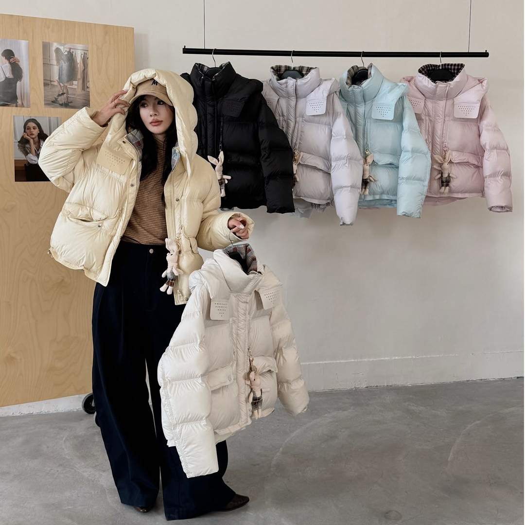 韩系格子拼接立领连帽羽绒服女2025短款柔软蓬松保暖外套