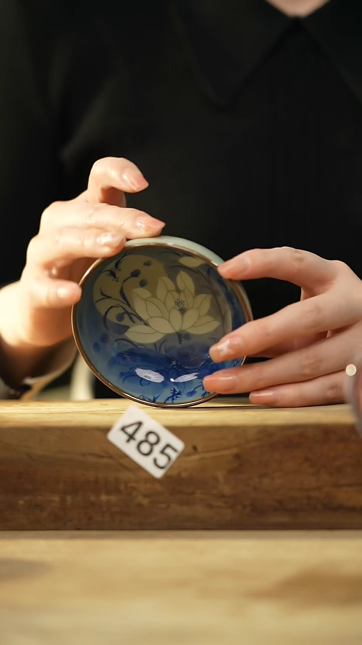 【闪购商品】瓷片设计师款青花普洱杯 阿月