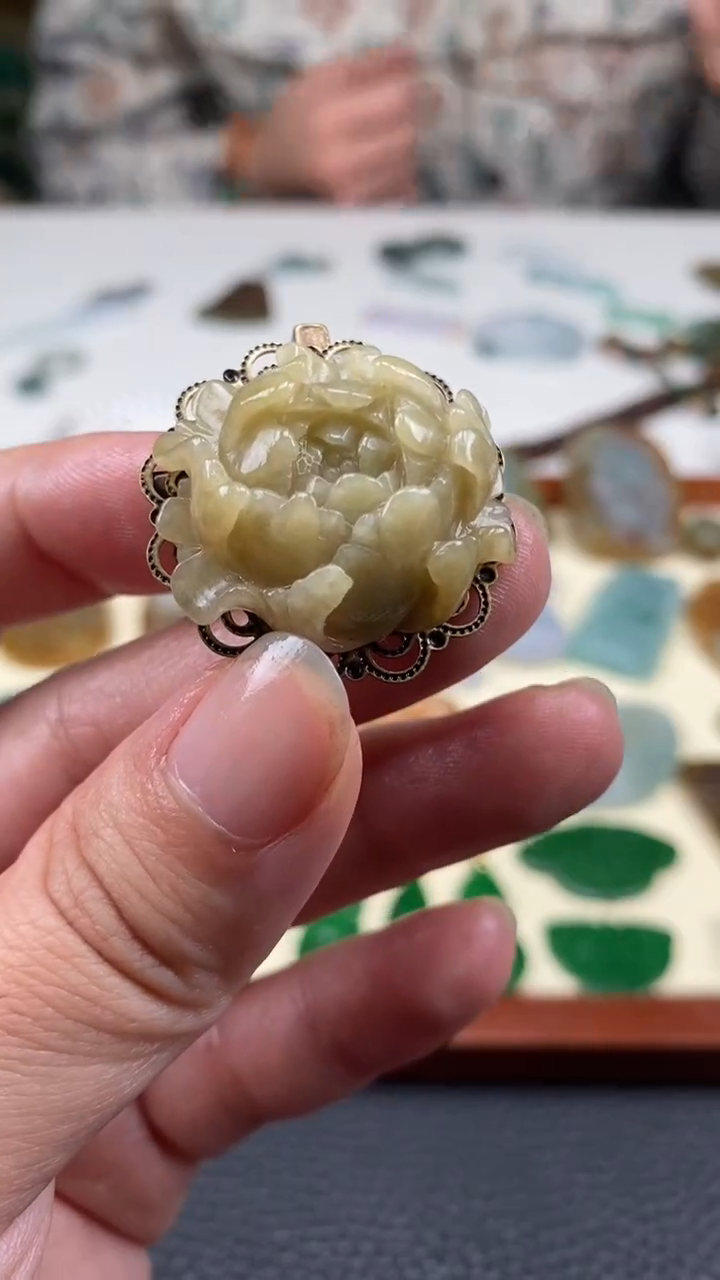 【闪购商品】翡翠挂件未镶嵌花