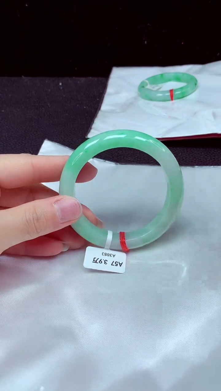 【闪购商品】翡翠手镯未镶嵌镯子057+