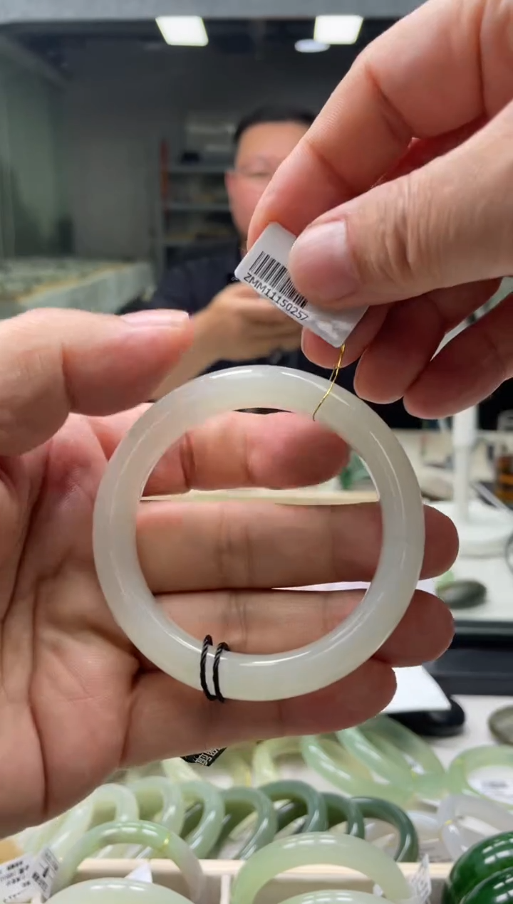 【闪购商品】和田玉手镯未镶嵌编码0257 圈口54-55