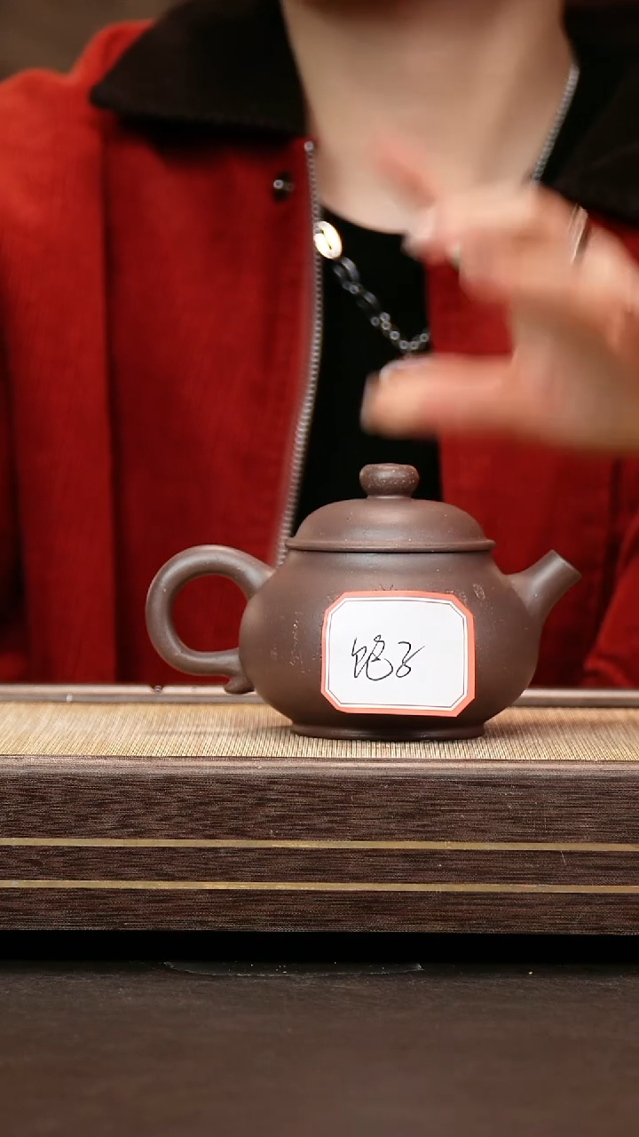 茶壶紫砂天青泥暗肝色 潘炮 刻绘款 微瑕