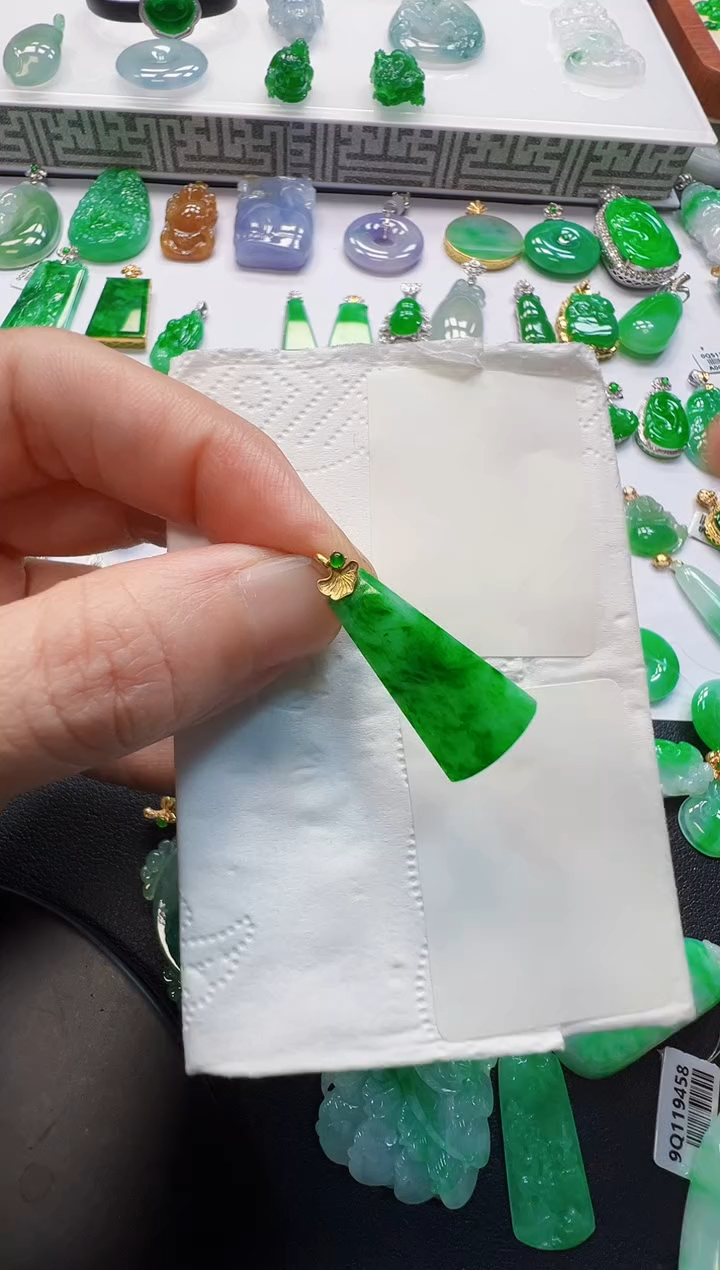 翡翠18K金镶嵌吊坠(不含链)500