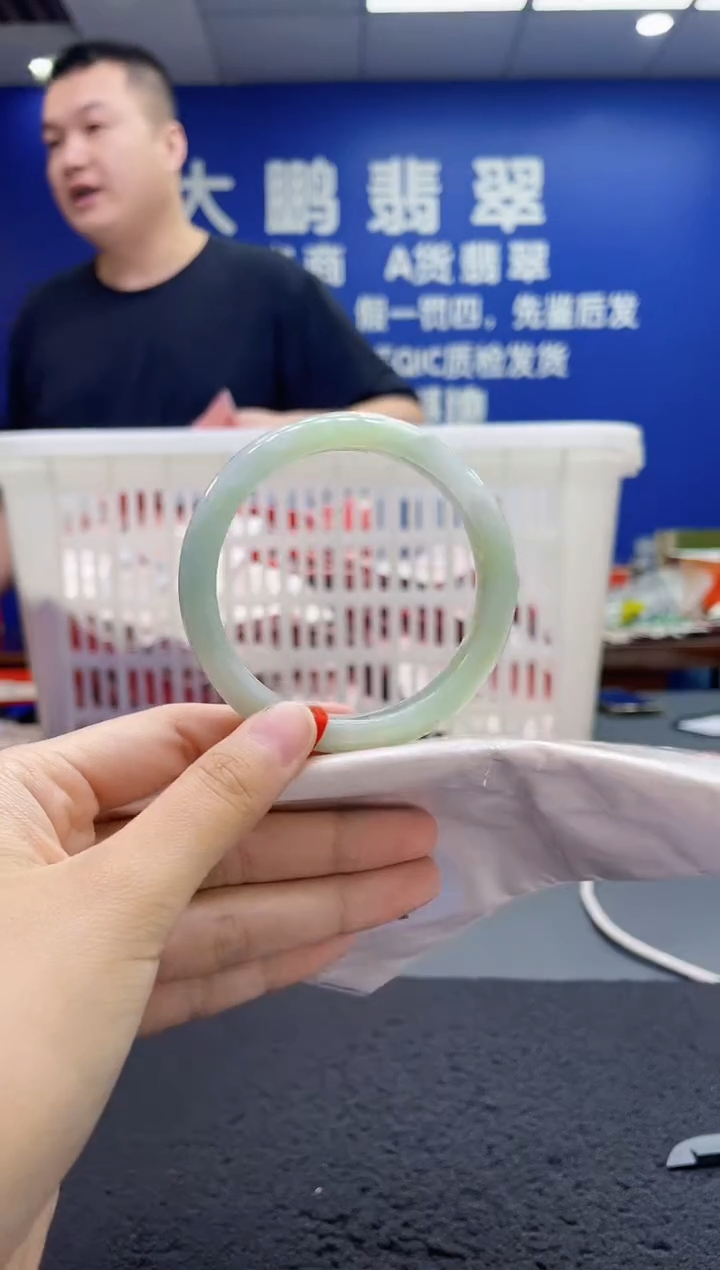 翡翠手镯未镶嵌AAAAAAAAA