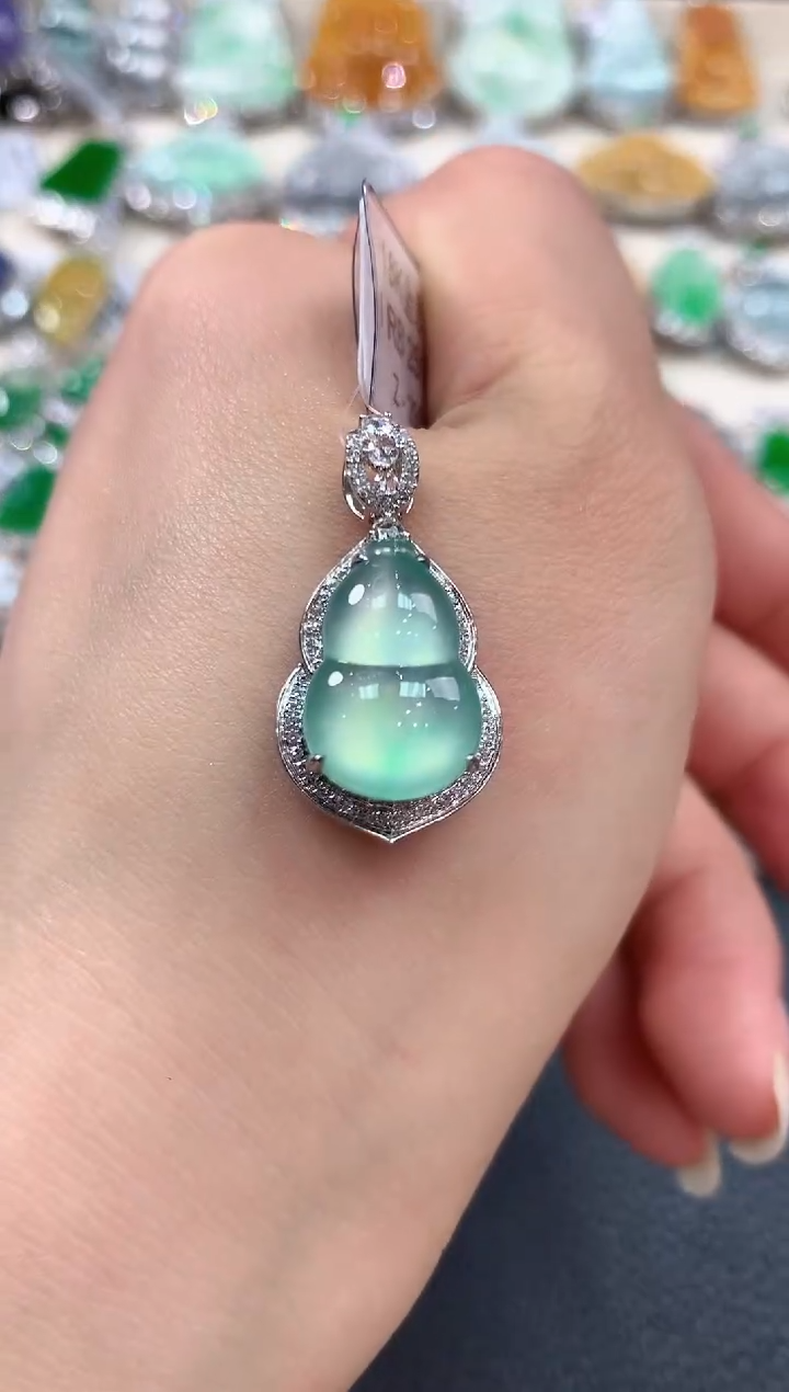 【闪购商品】翡翠吊坠(不含链)18K金镶嵌m51       