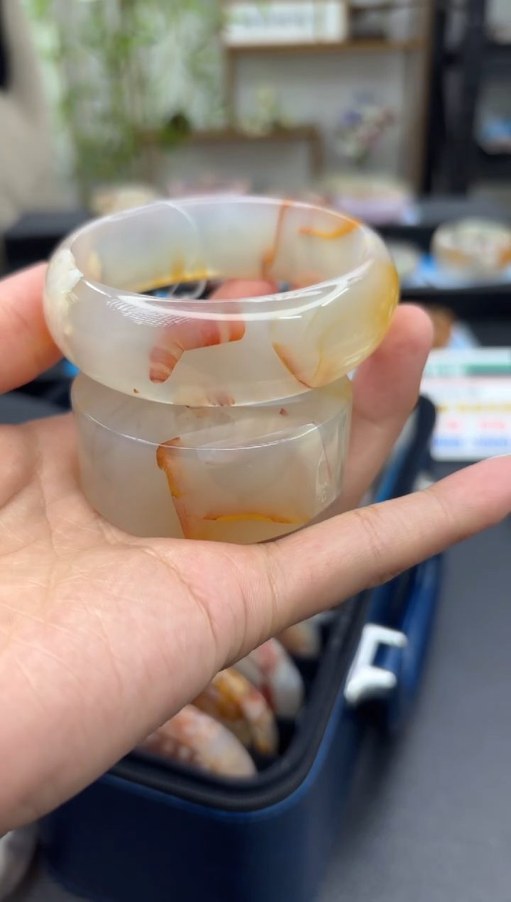 【闪购商品】石英质玉手镯未镶嵌C61(62圈赠送镯心)