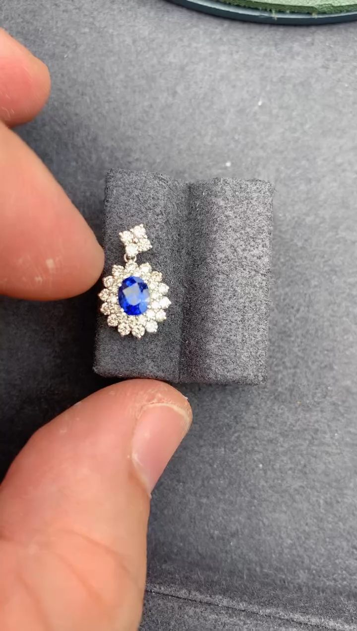 【闪购商品】蓝宝石吊坠(不含链)18K金镶嵌50分皇家蓝吊坠