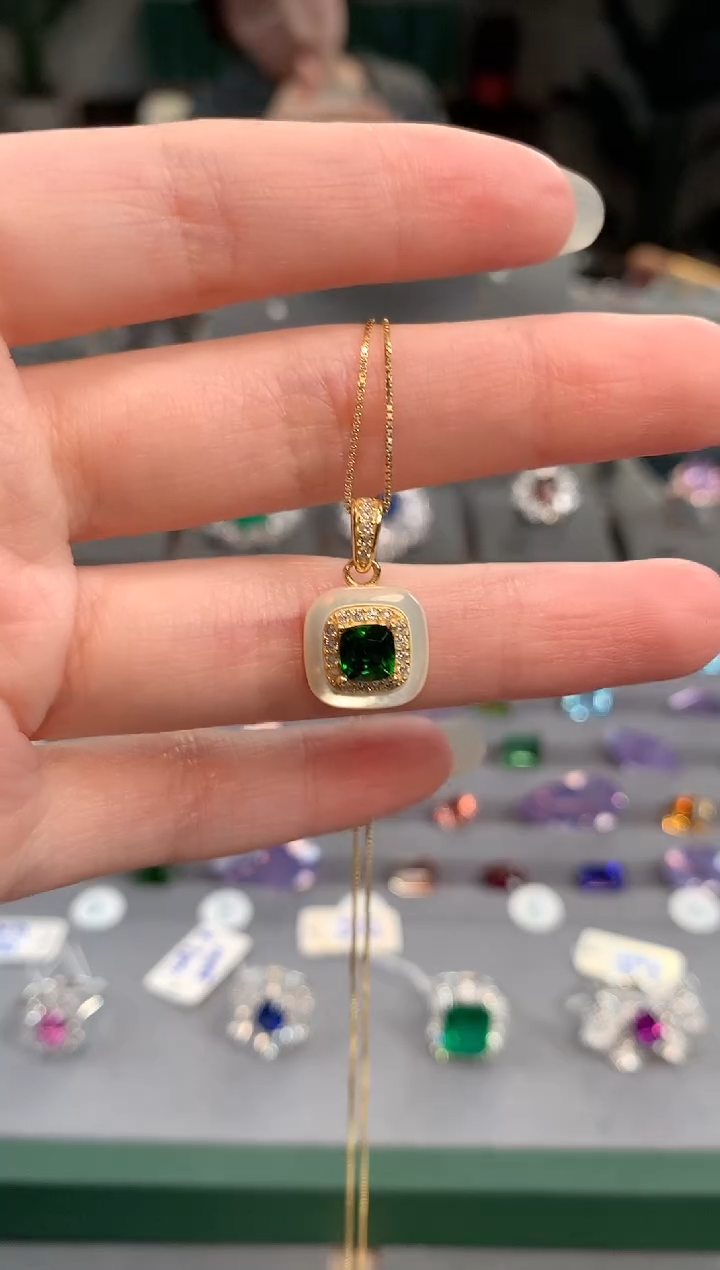 【闪购商品】透辉石吊坠赠链银S925镶嵌透辉石