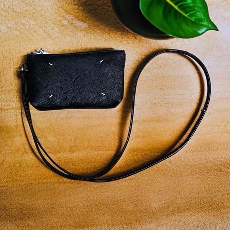 【MIA】马吉头层牛皮拉链零钱包粉饼包口红包挂饰随性穿搭配饰单肩