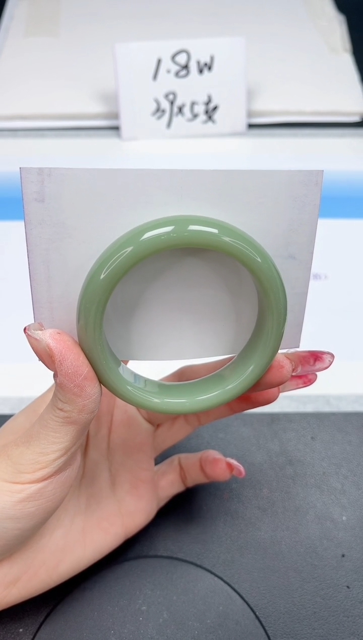 【闪购商品】石英质玉手镯未镶嵌106-53