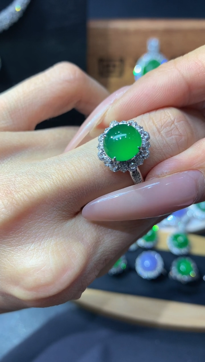 翡翠戒指18K金镶嵌团购