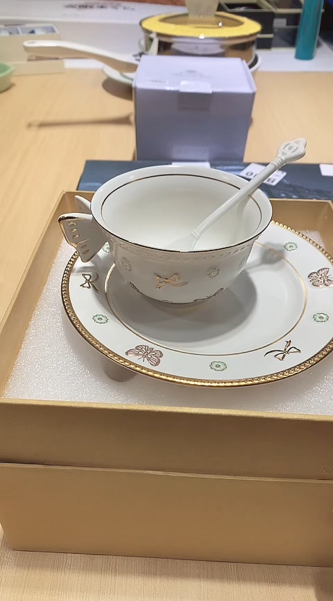 瓷片生活的本意就是开心@@1