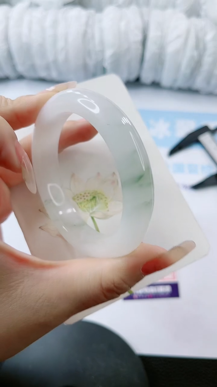 【闪购商品】石英质玉手镯未镶嵌多样性发货V220