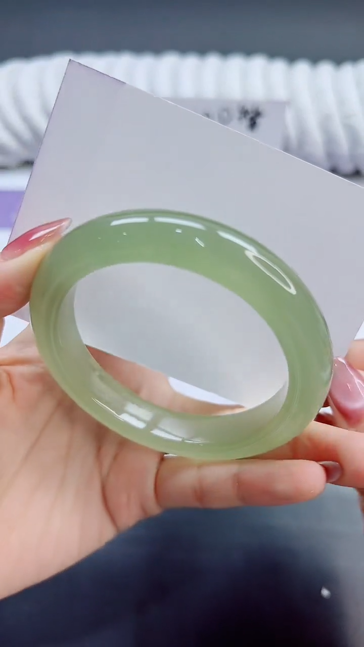 未镶嵌手镯石英质玉87/57.8