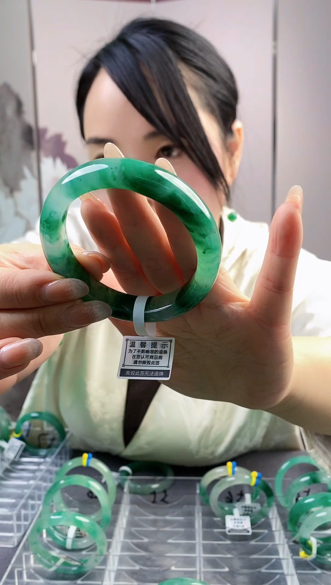 【闪购商品】石英质玉手镯未镶嵌35