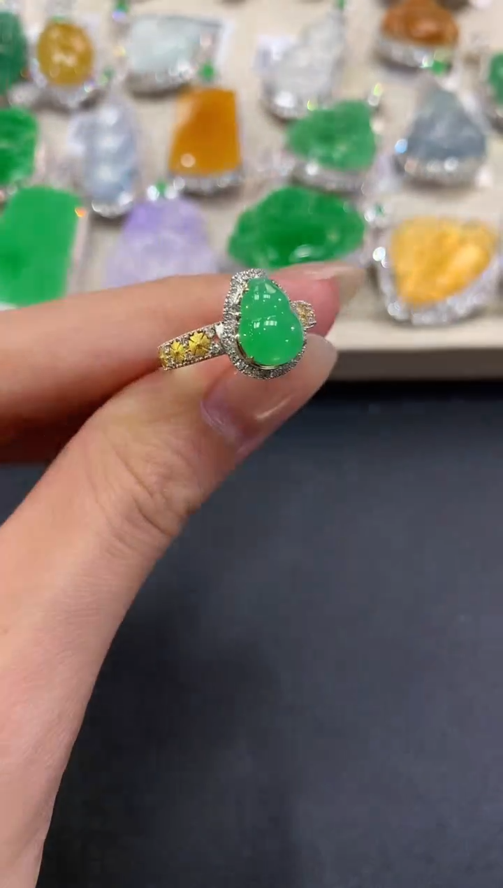 【闪购商品】翡翠戒指18K金镶嵌q17        