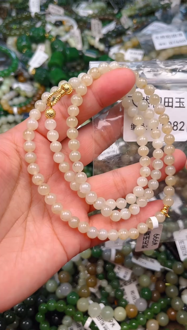 颈饰未镶嵌和田玉1