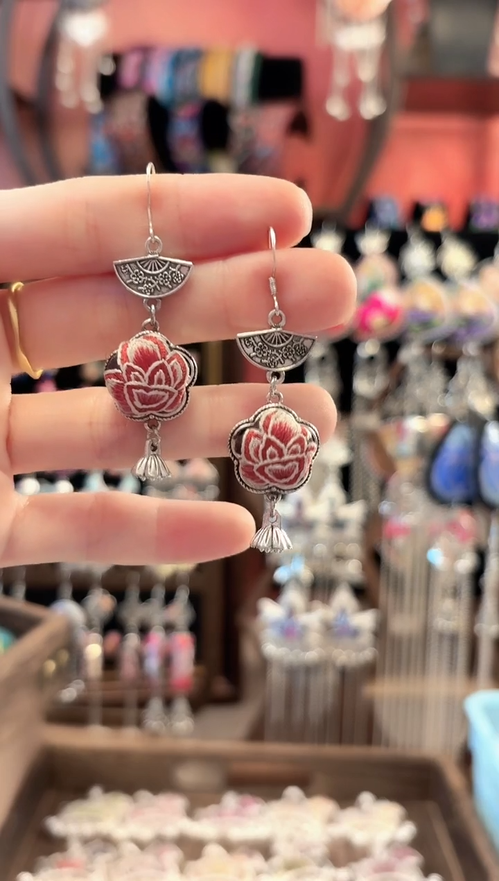 织绣 云织谣民族风精美饰品   20**