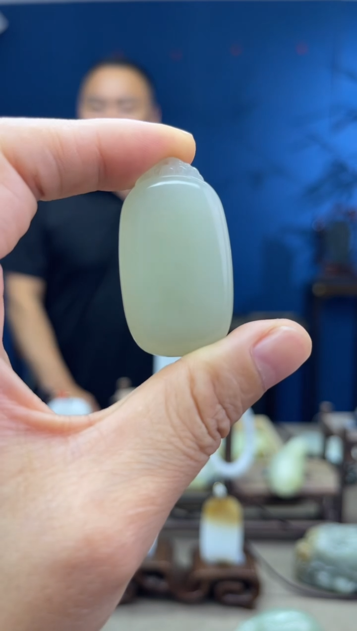 和田玉未镶嵌颈饰1