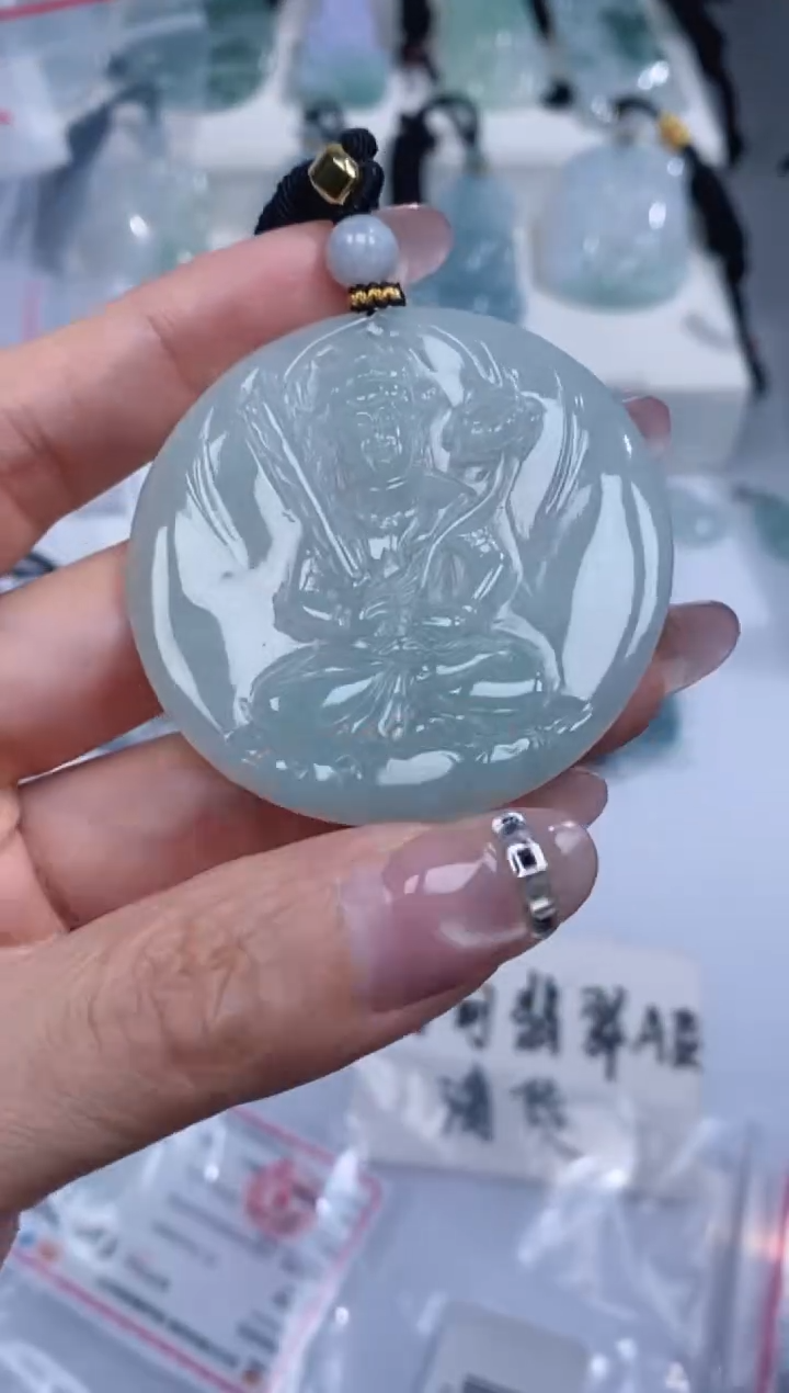 颈饰未镶嵌翡翠吊坠