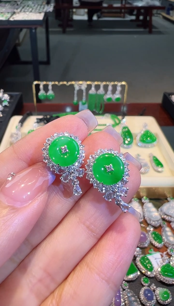 【闪购商品】翡翠耳饰18K金镶嵌翡翠