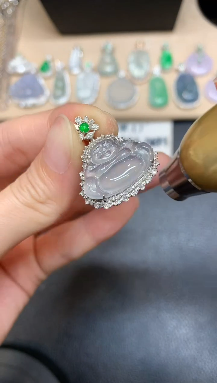 【闪购商品】翡翠颈饰18K金镶嵌佛公【无服务费