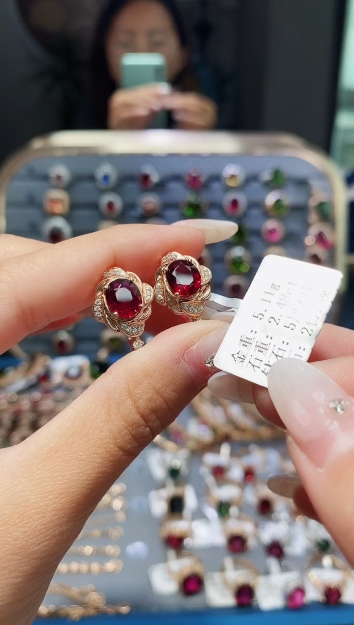 【闪购商品】碧玺耳饰18K金镶嵌2.48配钻