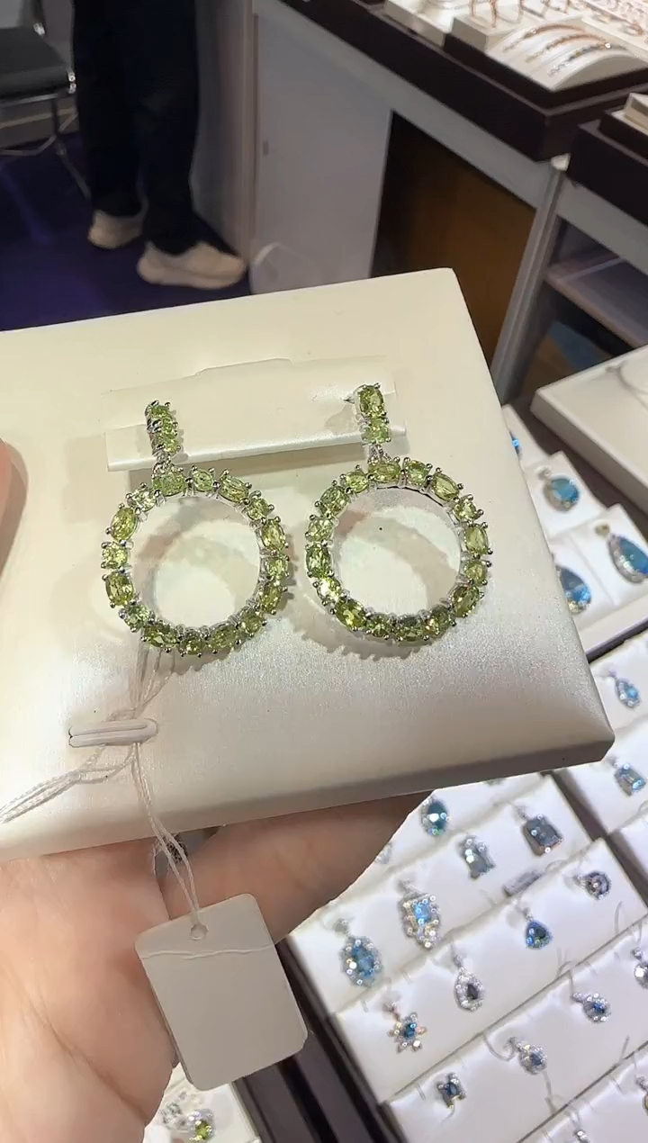 【闪购商品】橄榄石耳饰银S925镶嵌耳坠