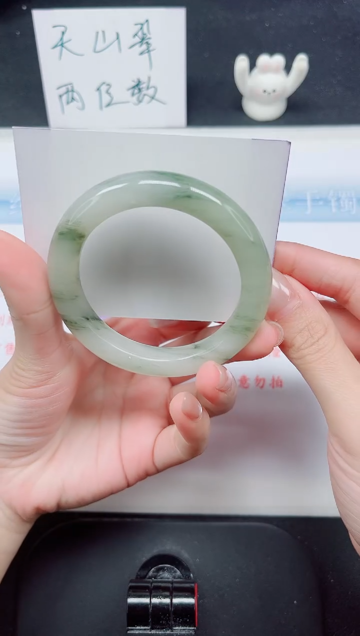 【闪购商品】石英质玉手镯未镶嵌51-53.7