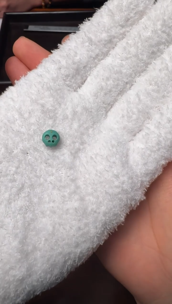 未镶嵌绿松石颈饰雕刻配饰