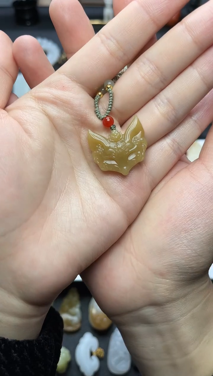 颈饰未镶嵌和田玉玉面狐狸06