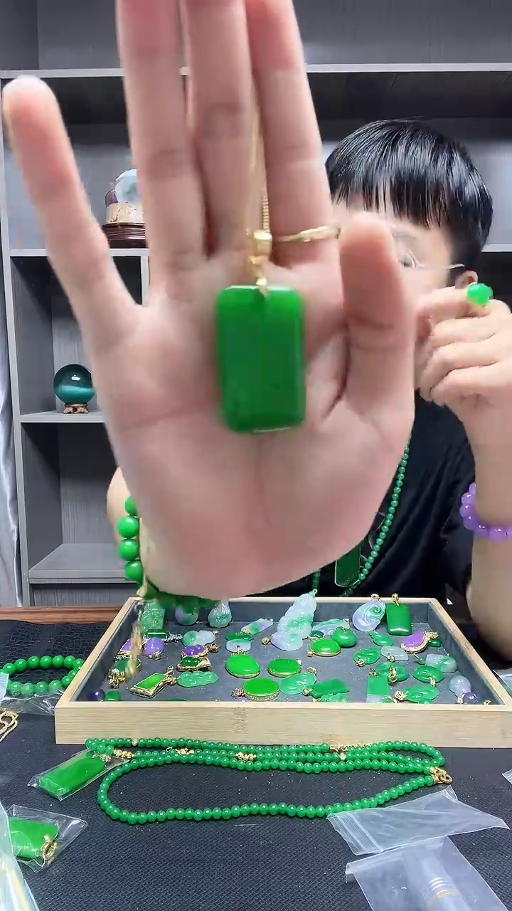 翡翠14K金镶嵌吊坠(赠链)吊坠