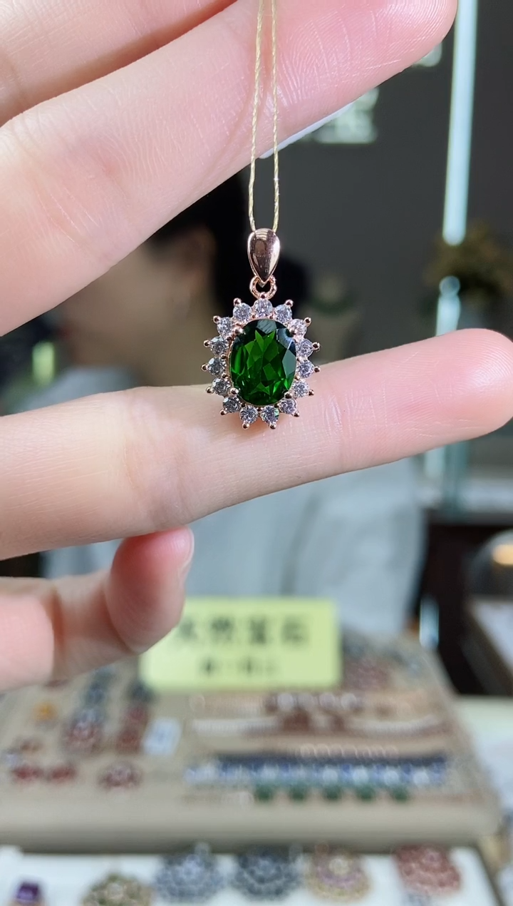 【闪购商品】透辉石颈饰银S925镶嵌颈饰