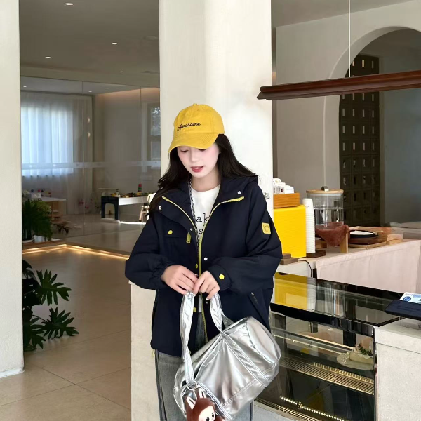 百搭宽松连帽女士收口袖韩版拼接撞色短外套秋季时尚上衣女68929