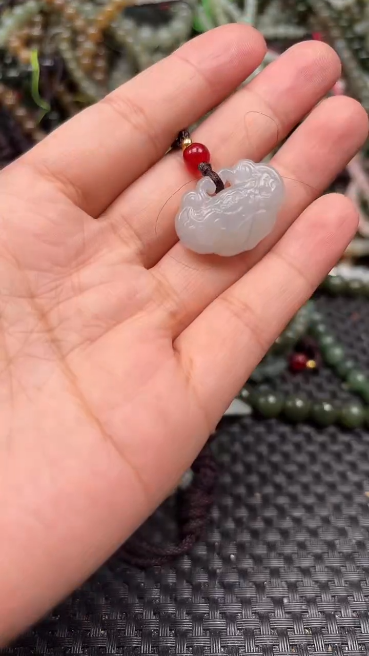 和田玉未镶嵌颈饰1