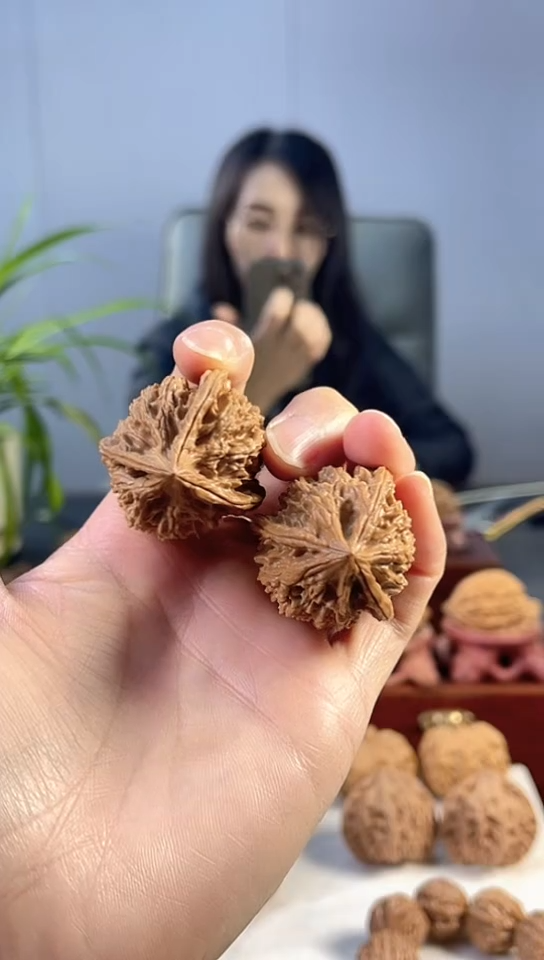 把件文玩核桃27号鸡心三棱