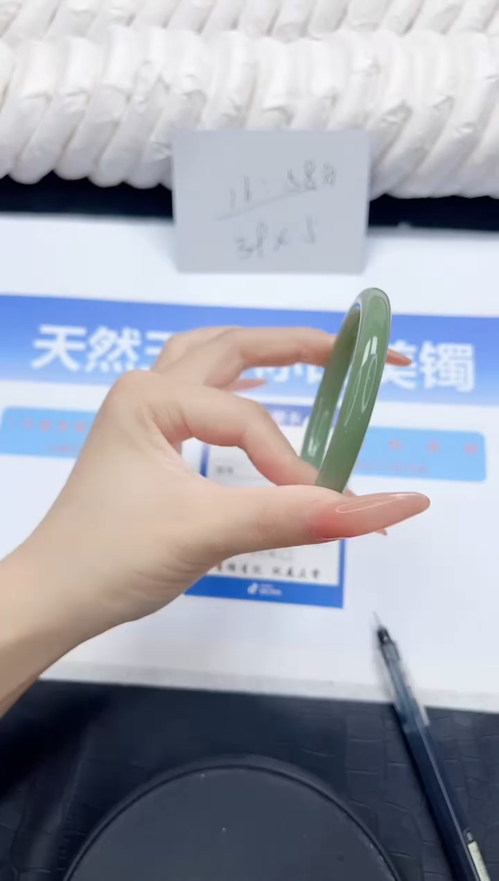 未镶嵌手镯石英质玉4-56