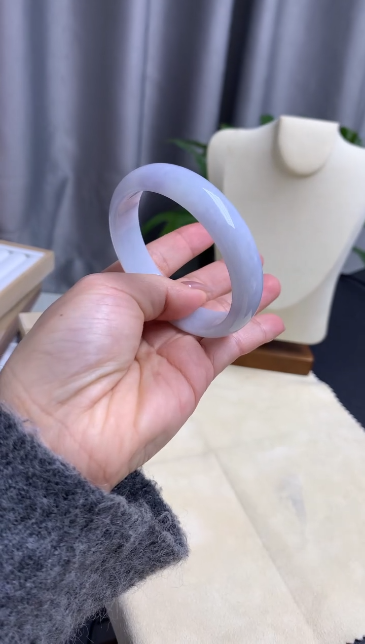 【闪购商品】翡翠颈饰未镶嵌手镯