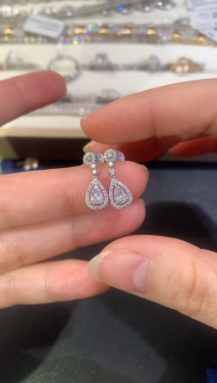 【闪购商品】钻石耳饰18K金镶嵌Z710|2380