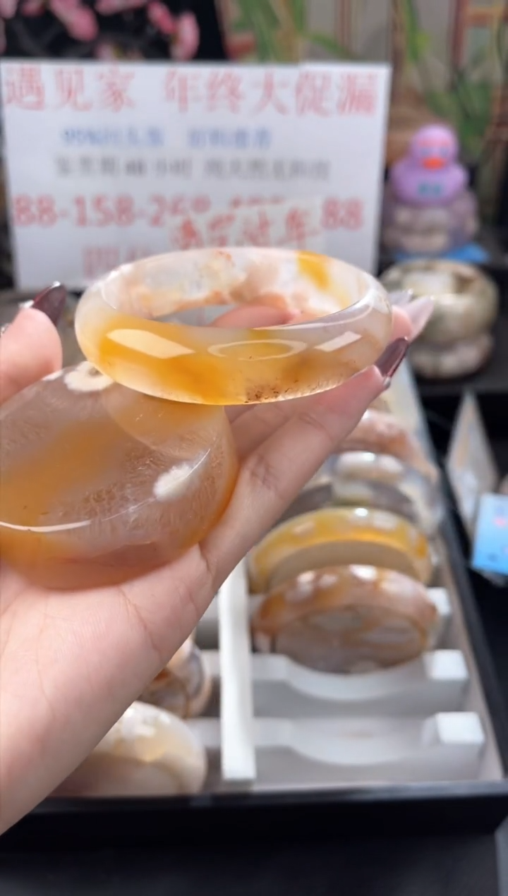 【闪购商品】石英质玉手镯未镶嵌57