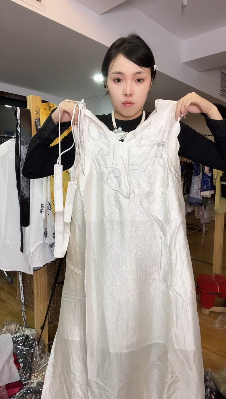 L码        150斤   裙子